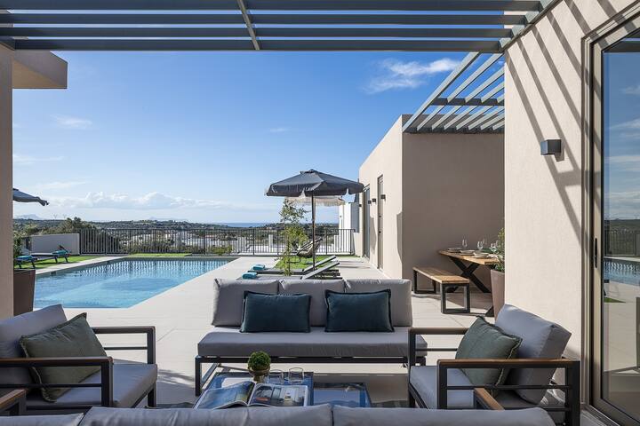 Lynx Villa – Sculpted in Light & Nature by etouri gallery image 3