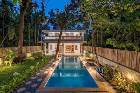 Rustic 3BR pool villa with movie projector
