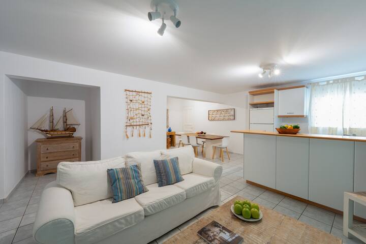 Villa Orea Beachfront by Mykonos Mood gallery image 2