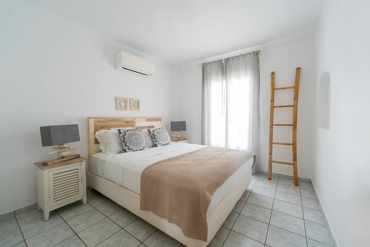 Villa Orea Beachfront by Mykonos Mood gallery image 4