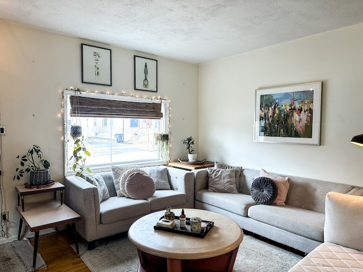 Cozy 2 Bedroom Home - Thunder Bay