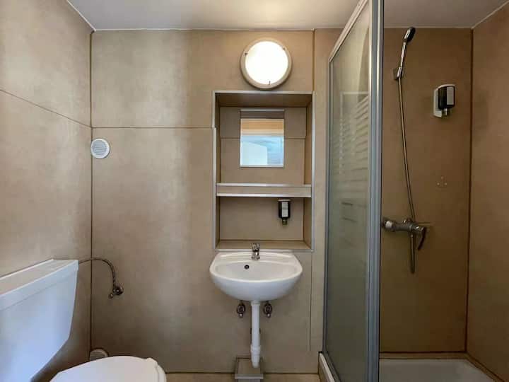 Interlaken Center Private Bathroom Ze - Interlaken