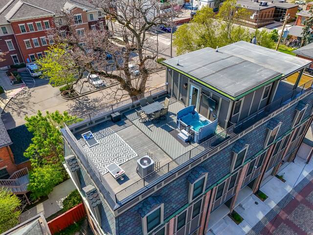 The Highline – Downtown Rooftop Escape gallery image 5