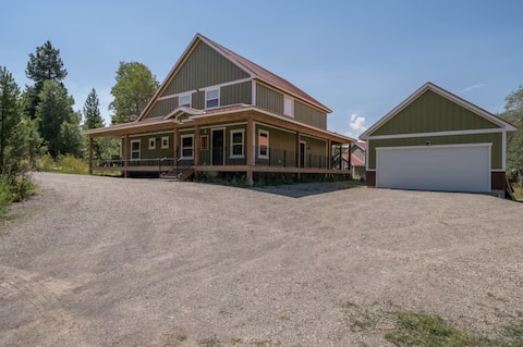 Mountain views l Hot tub l Fire pit l 3 En-suites