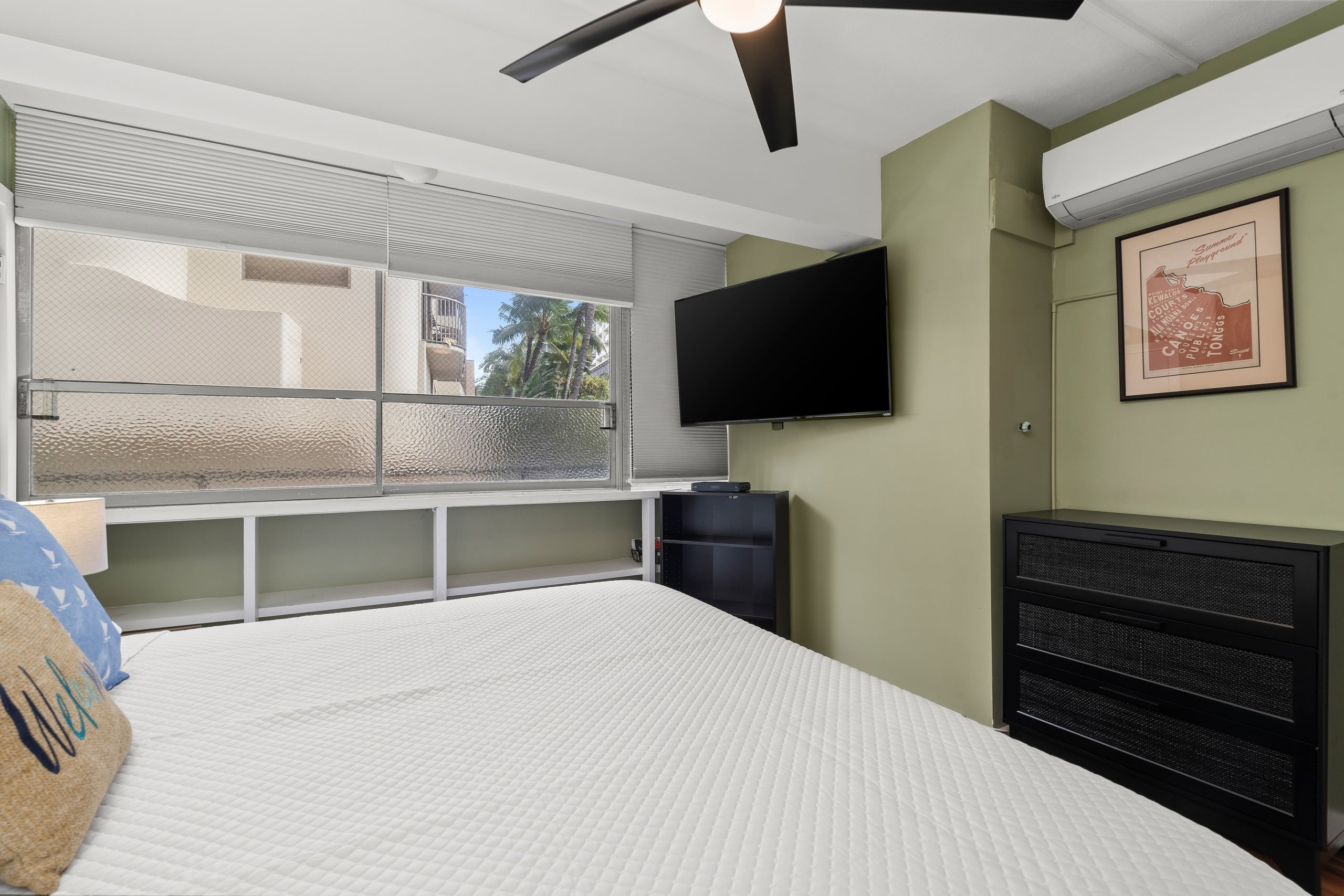 Condo in Honolulu · ★4.62 · 2 bedrooms · 3 beds · 1 bath - Image 15