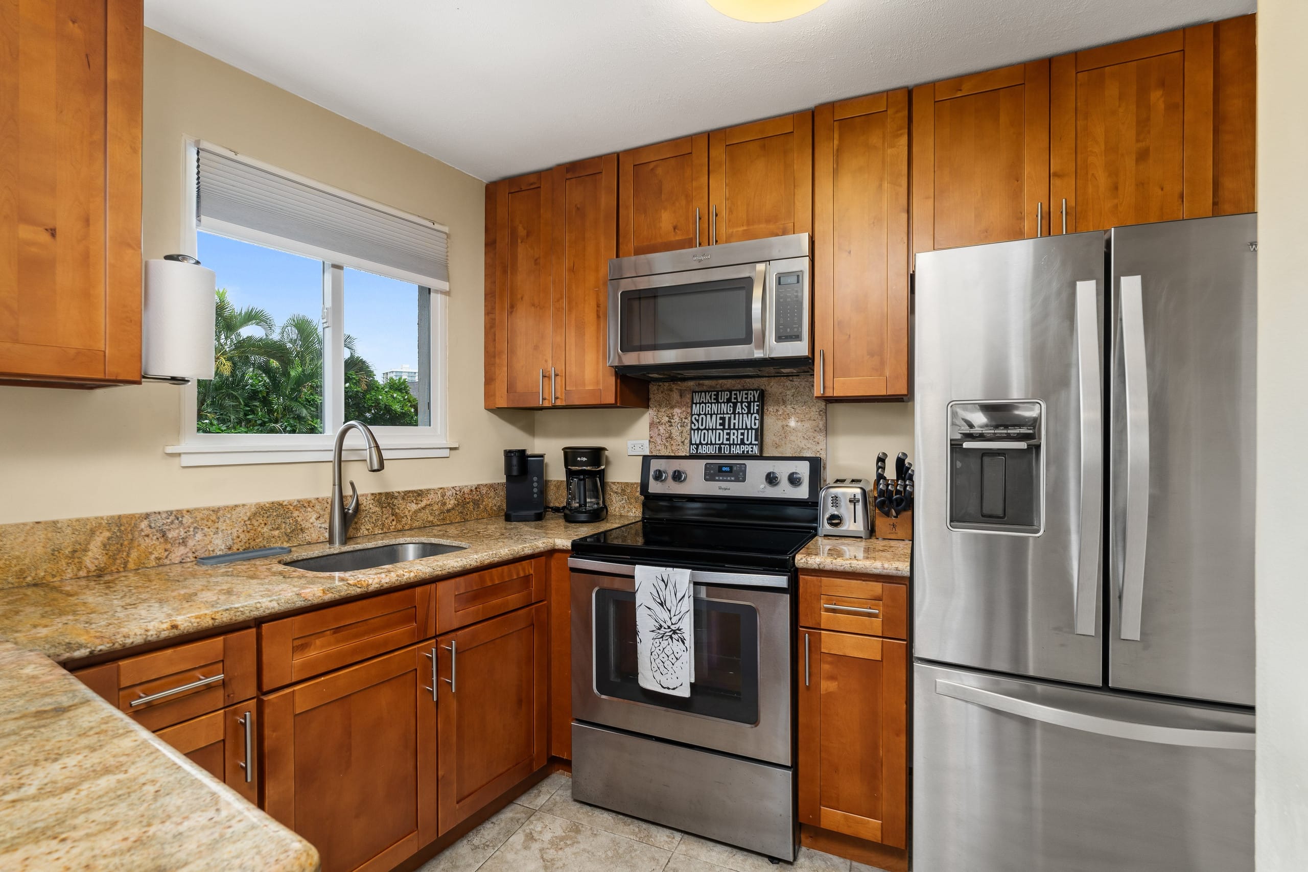 Condo in Honolulu · ★4.62 · 2 bedrooms · 3 beds · 1 bath - Image 11
