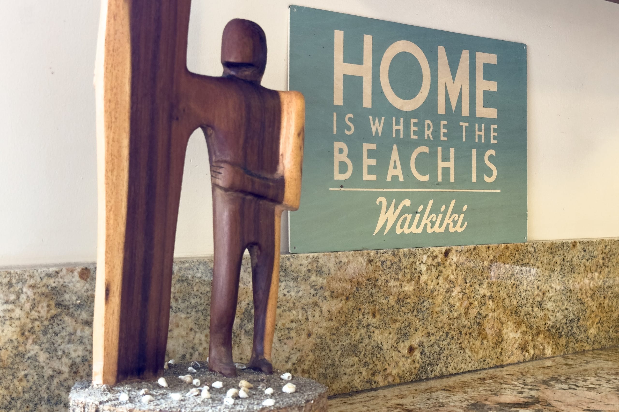 Condo in Honolulu · ★4.62 · 2 bedrooms · 3 beds · 1 bath - Image 7
