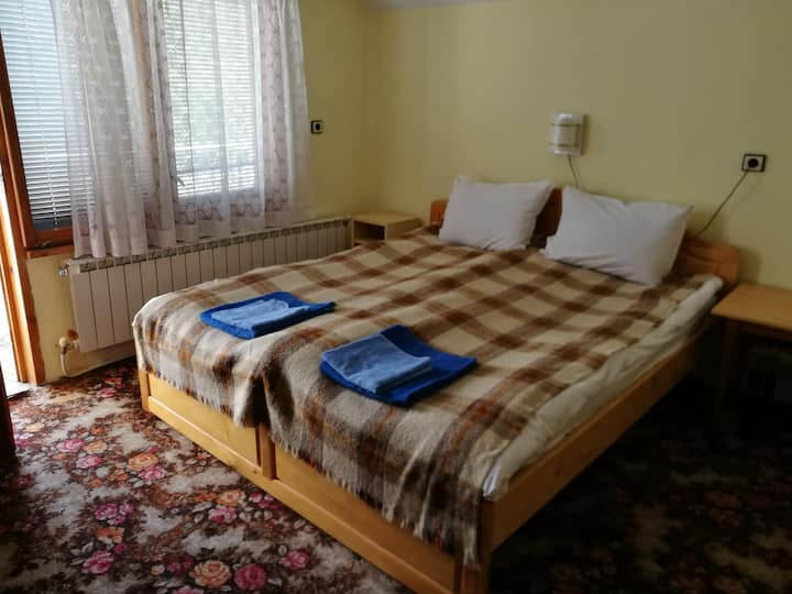 Schlafzimmer 1