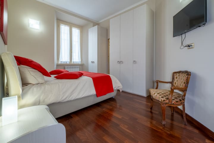 Trevi Fountain luxury apartment