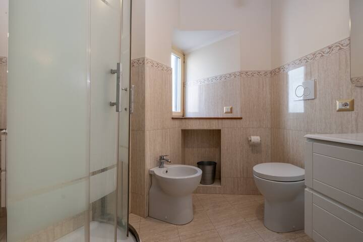 Trevi Fountain luxury apartment gallery image 5