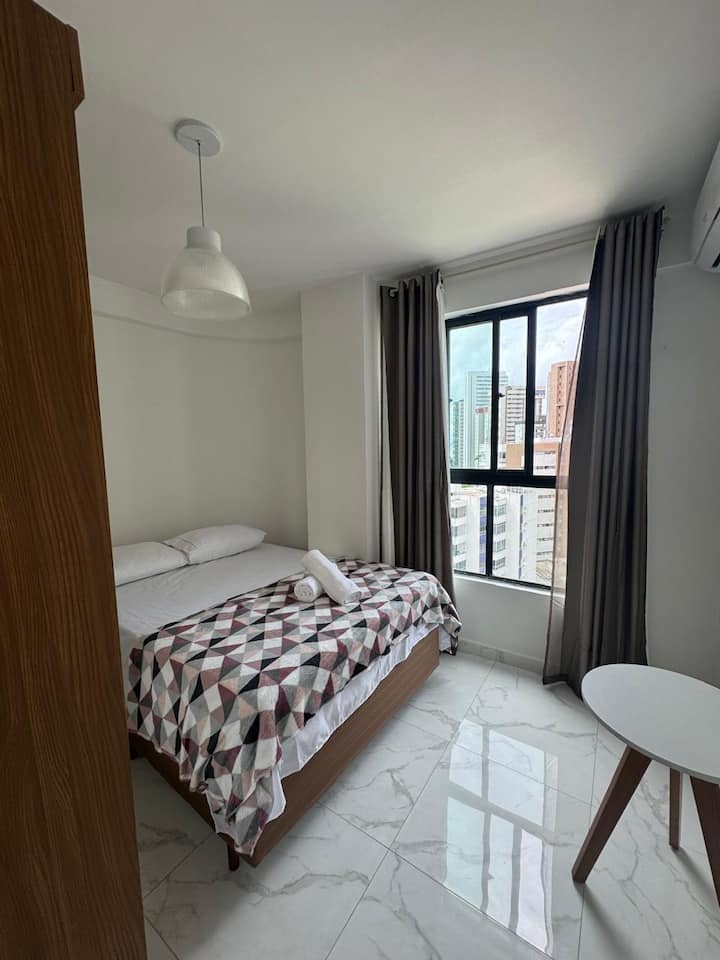 Habitación con cama en caja 