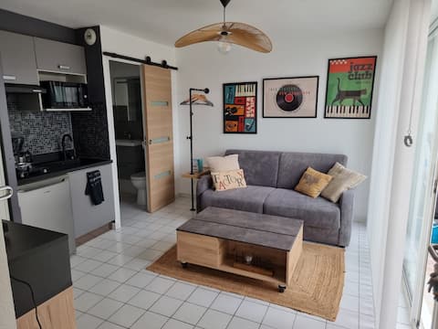 Top performing Airbnb: Frontignan-Plage Studio in Frontignan