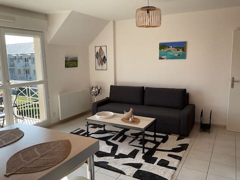 Annonce Airbnb populaire: The Port-en-Bessin apartment stopover à Calvados