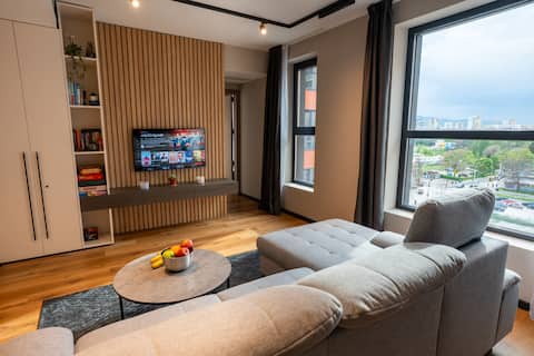 Top Airbnb: Stylish Apartment in City Center in Зона Б 5 3