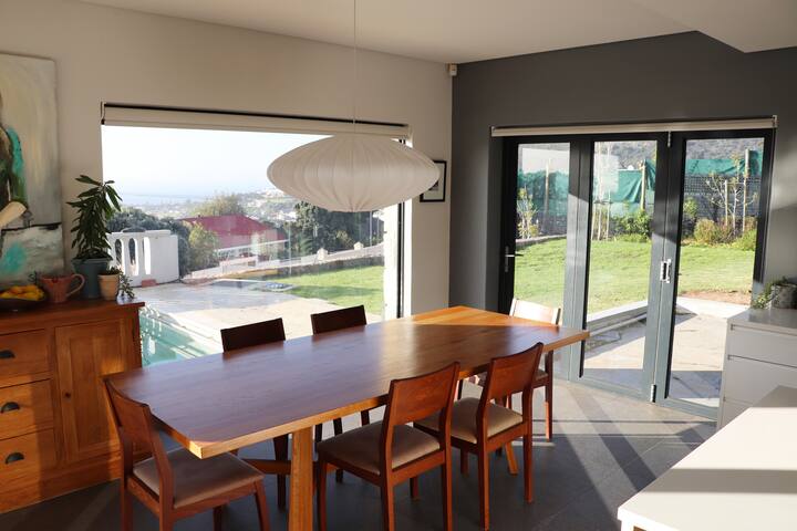 Family home in the heart of Camps Bay gallery image 4