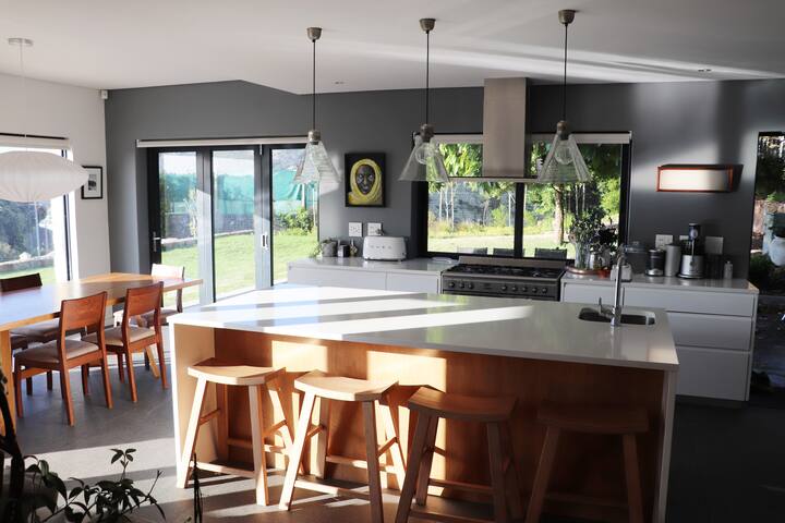 Family home in the heart of Camps Bay gallery image 3