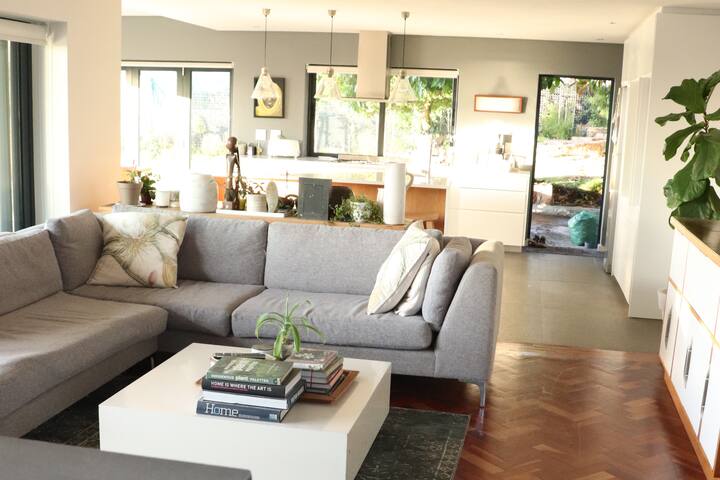 Family home in the heart of Camps Bay gallery image 2