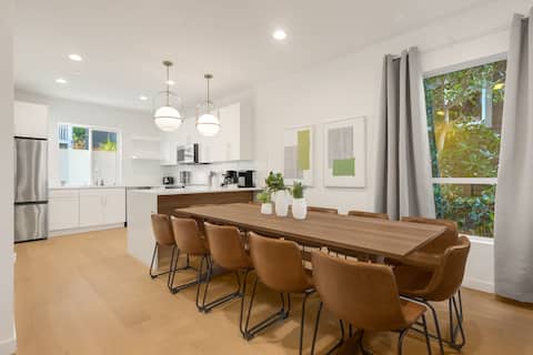8B4.5B Duplex walk to CapHill