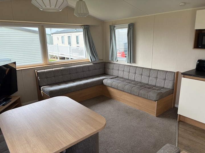 Echo Coastal Holidays - 8 Berth Modern Caravan - Anderby Creek