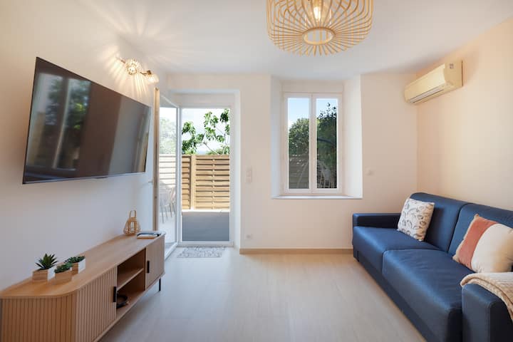 Villa Anaite Studio Avec Terrasse Et Piscine - Antibes