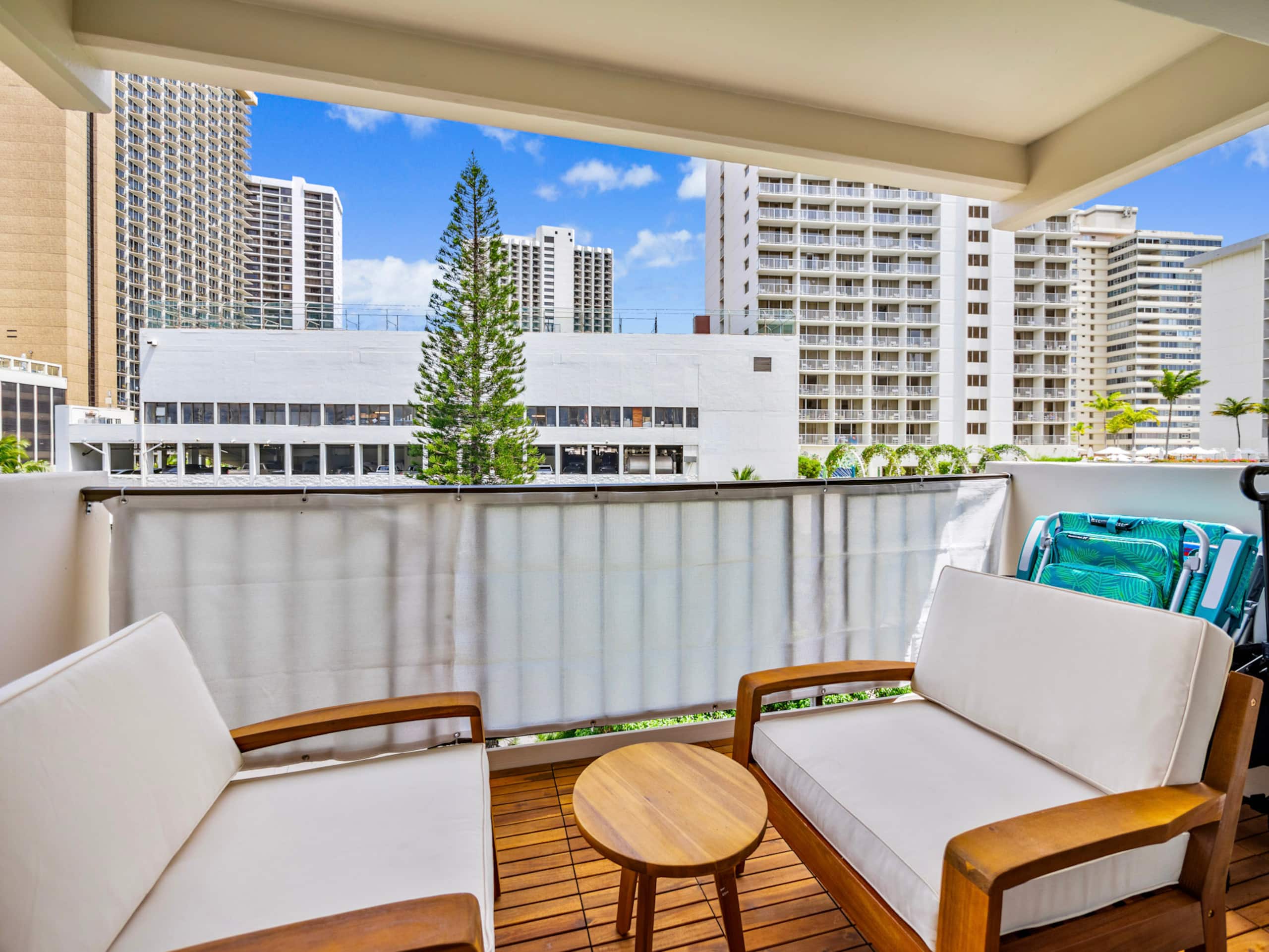 Condo in Honolulu · ★4.88 · 3 bedrooms · 5 beds · 2 private baths - Image 54