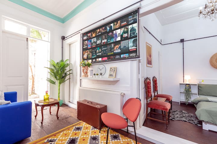 9-person Garden Home – 5min To Clock Tower - Esmirna