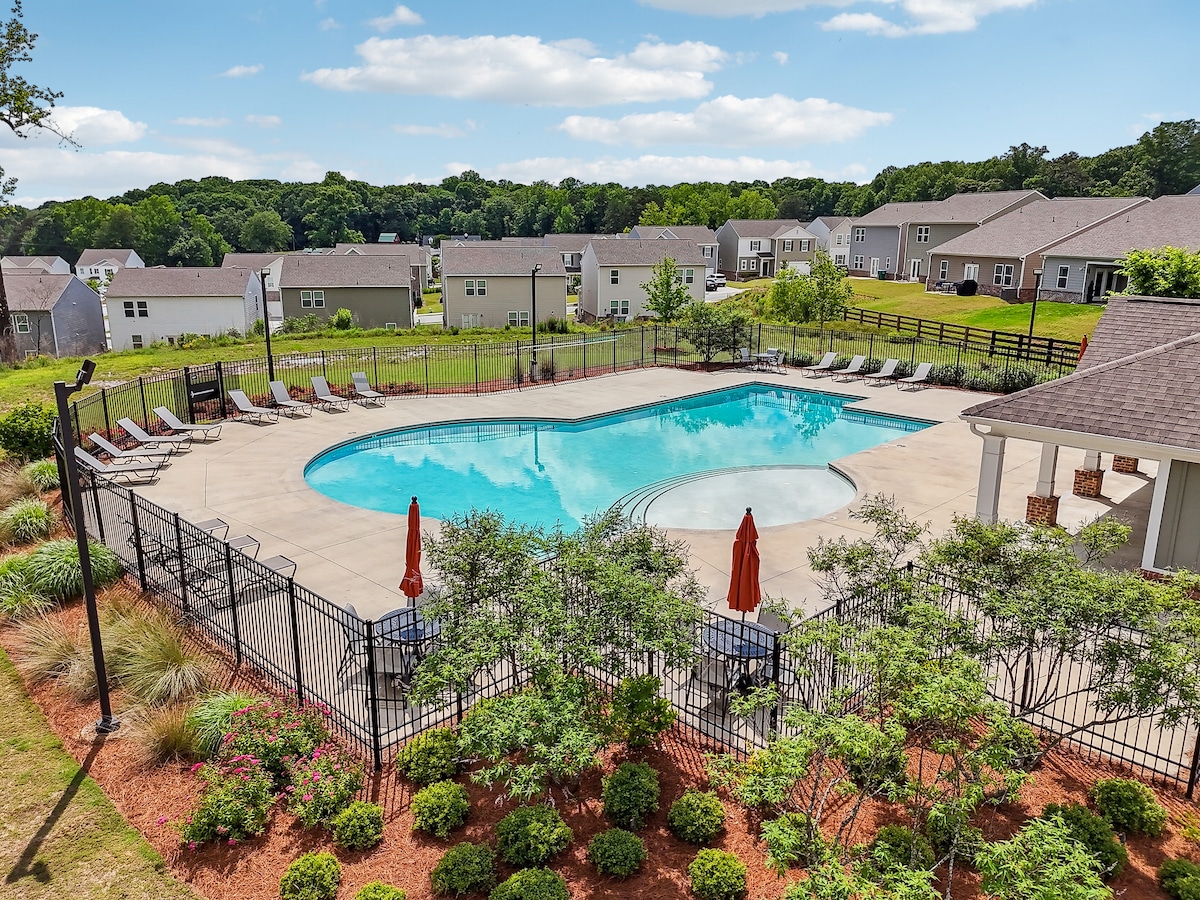 Spacious 4BR/2BA Home | Sleeps 8
