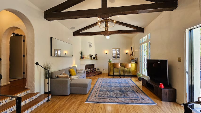 Historic ‘Twenties Villa – Hollywood Hills gallery image 4