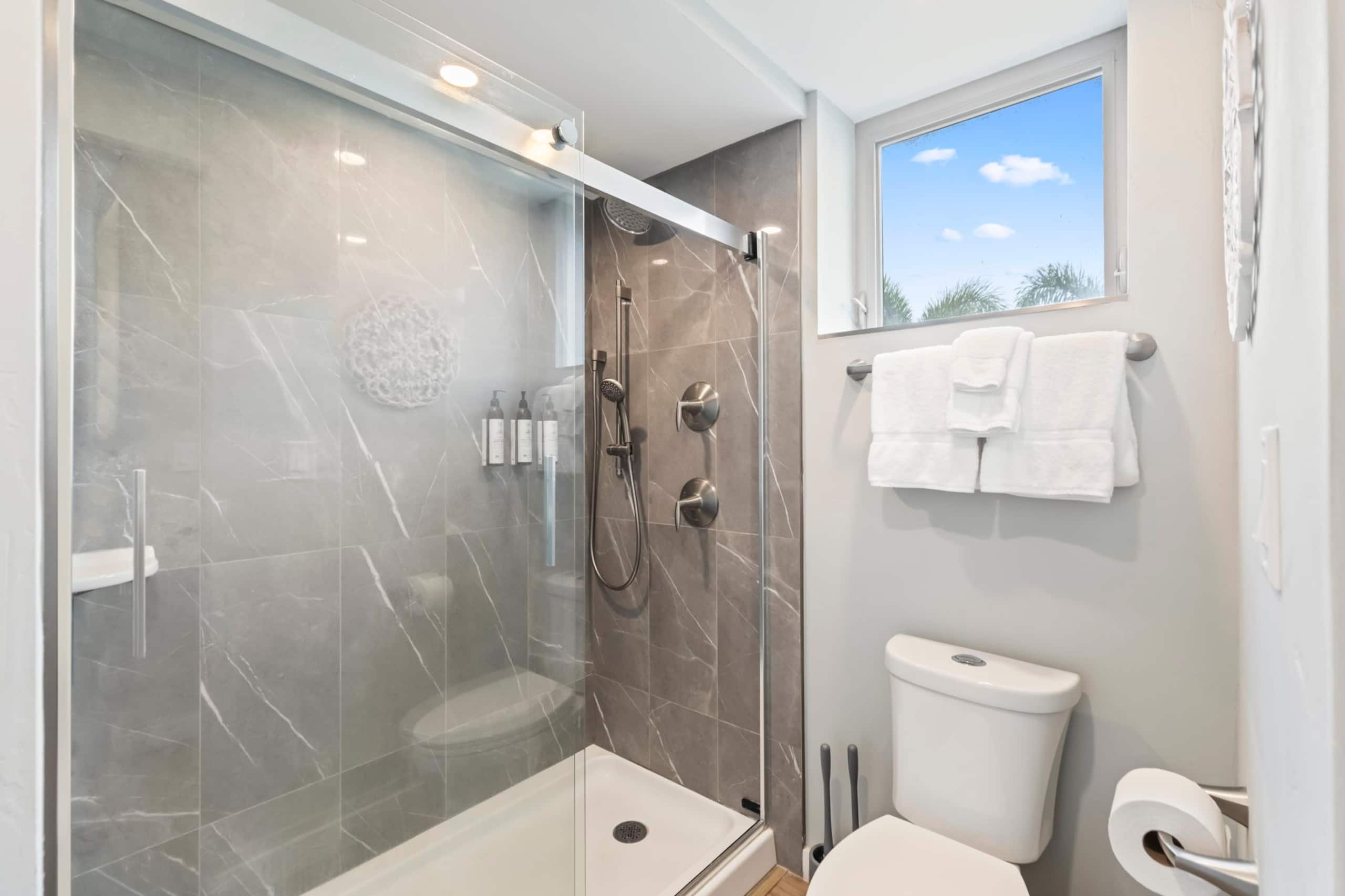 Condo in Kihei · ★5.0 · 1 bedroom · 2 beds · 2 baths - Image 20