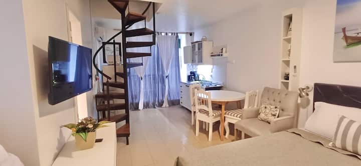 Fully equipped studio with private terrace in Almagro