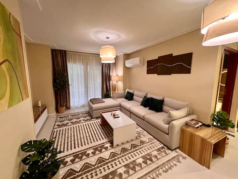 Elegant 2BR Apartment w/ Garden