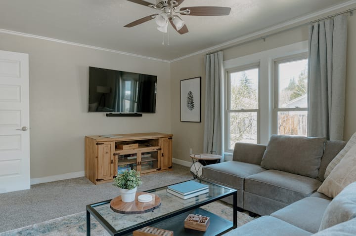 River House|sauna Retreat|pet Friendly - Dunsmuir, CA