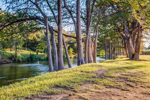 River Hollow Retreat