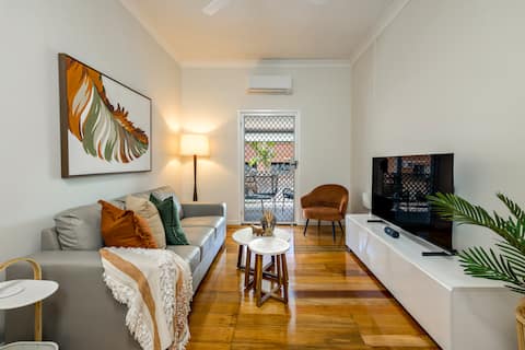 Boutique Beauty - Sleep 4 / Close to Hospital