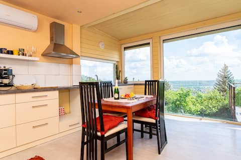 ForestNest+ jakuzzi, 20 min.from BP center