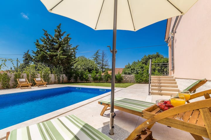 Charming Holiday House Villa Vita With Pool - Cres