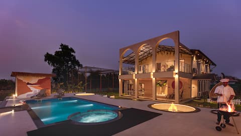 5 br pet friendly- themed villa with cabana