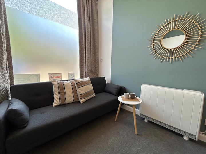 Lovely Studio Flat Close To City - Edimburgo