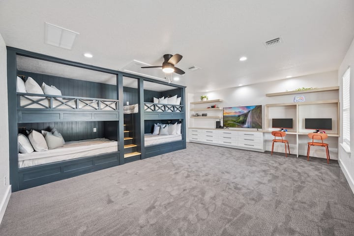 Fleksibilna prostorija u prizemlju s 4 bračna kreveta  