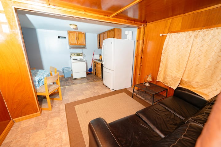 2 Bedroom Cottage Located In Campbelford Ontario - Campbellford