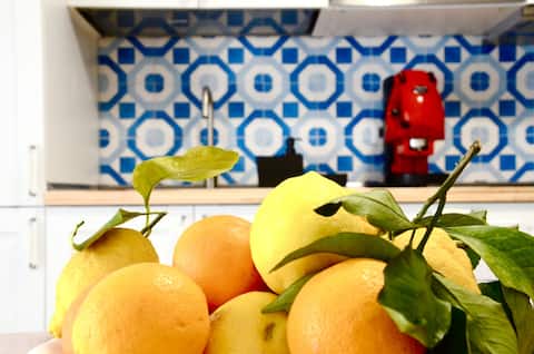 Annuncio Airbnb popolare: Sweet Emily - Panoramic Comfort Near Sorrento! a Piano Di Sorrento