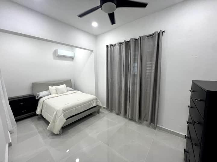 Soba za goste br. 1
Bračni krevet