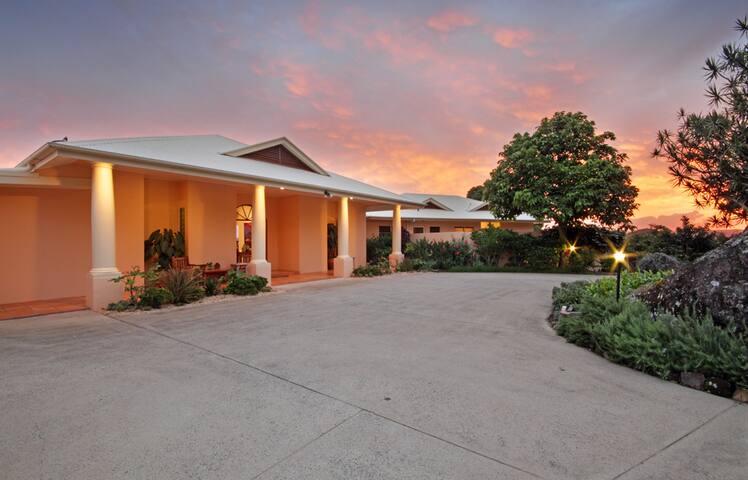 Poolside – RiverRock Retreat – 4BR gallery image 3