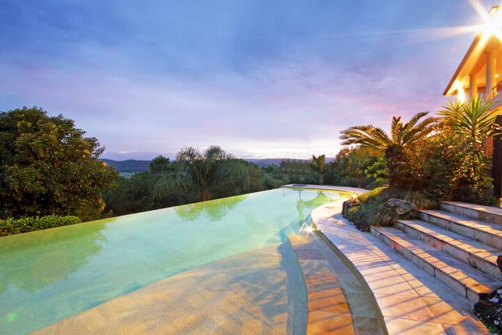 Poolside – RiverRock Retreat – 4BR