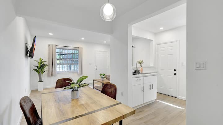 Homestyle House In Miami/design District+location+ - Miami, FL