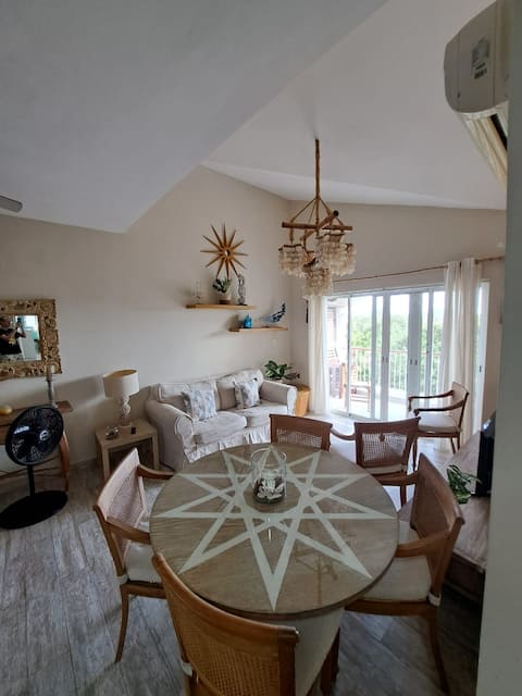 Bright and spacious apartment E301