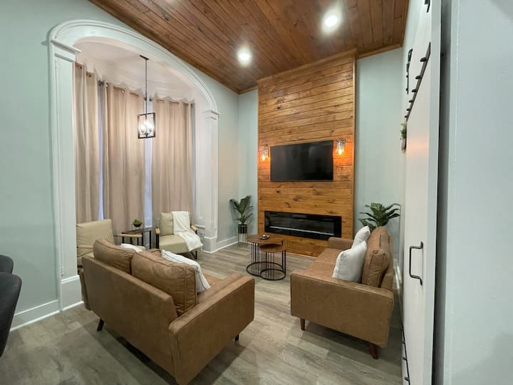 Entire Home In Greensboro, Nc - Greensboro, NC