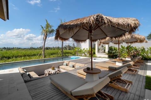 Villa Happy Fada: 3-BR with Pool & Jacuzzi in Ubud
