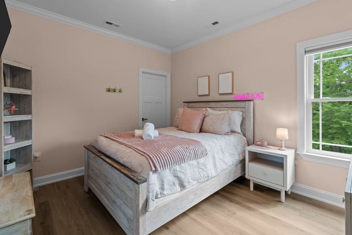 Ghorofa ya juu iliyo na bafu la kujitegemea