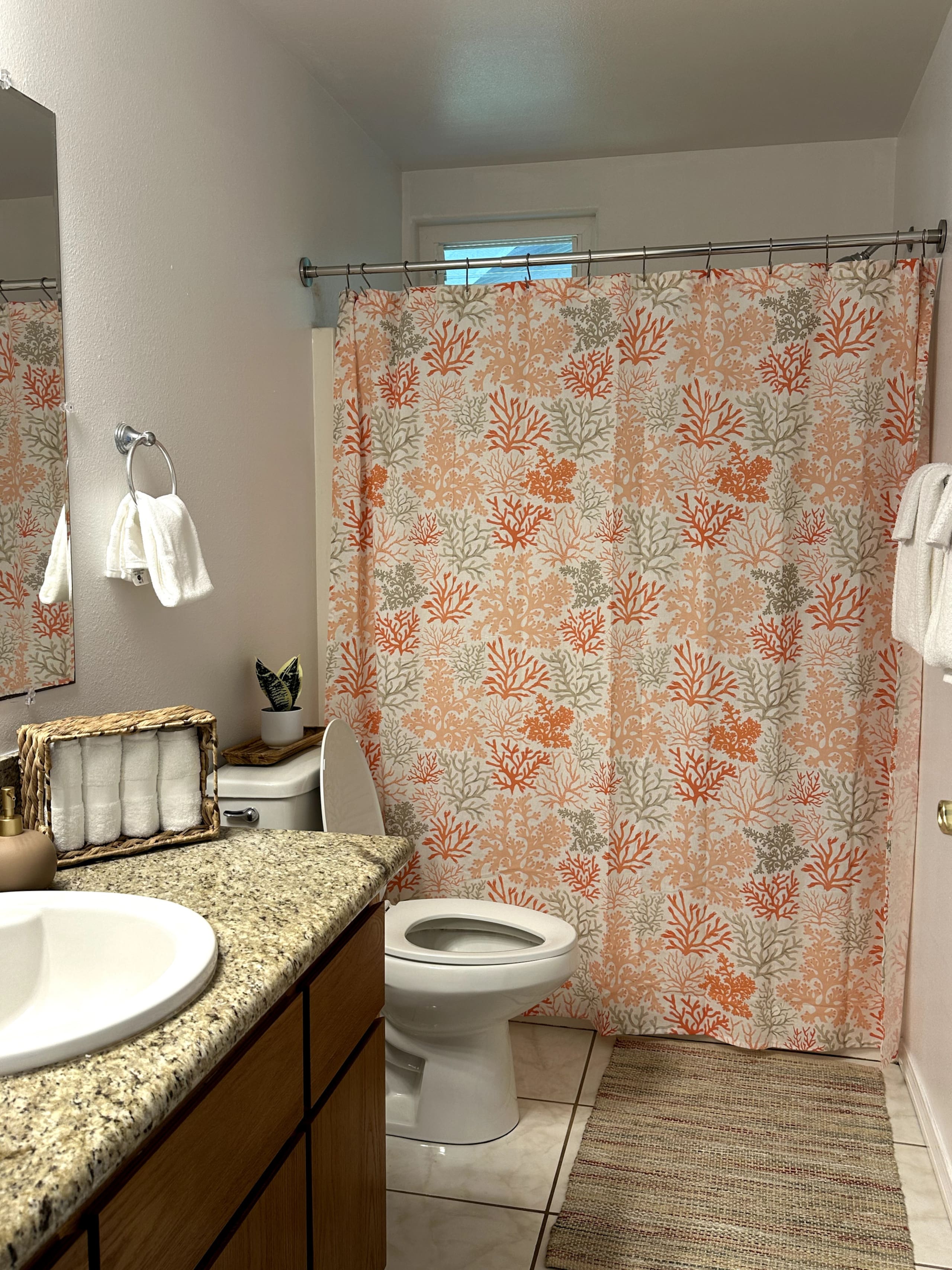 Home in Hilo · ★4.94 · 3 bedrooms · 5 beds · 2 private baths - Image 17